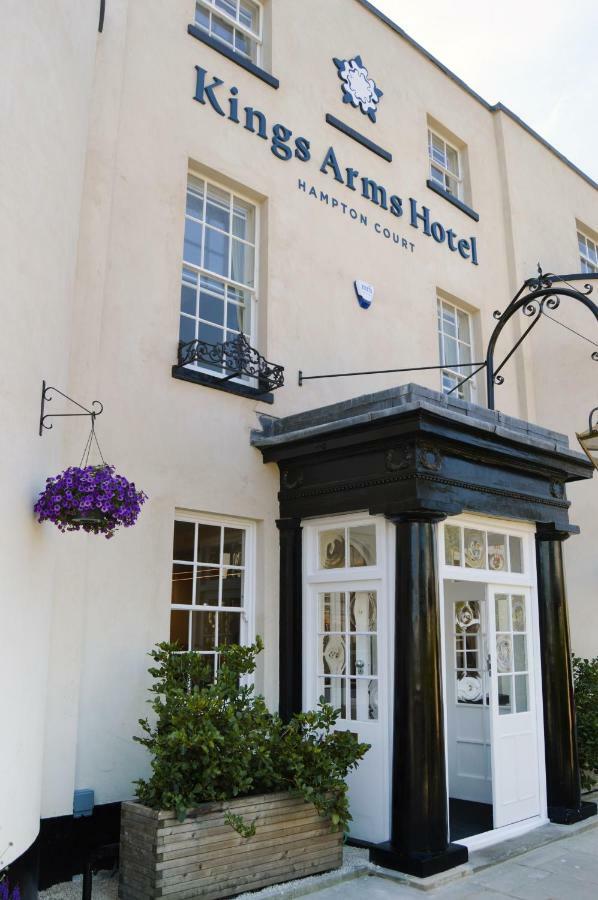 The Kings Arms Hotel Kingston upon Thames  Buitenkant foto